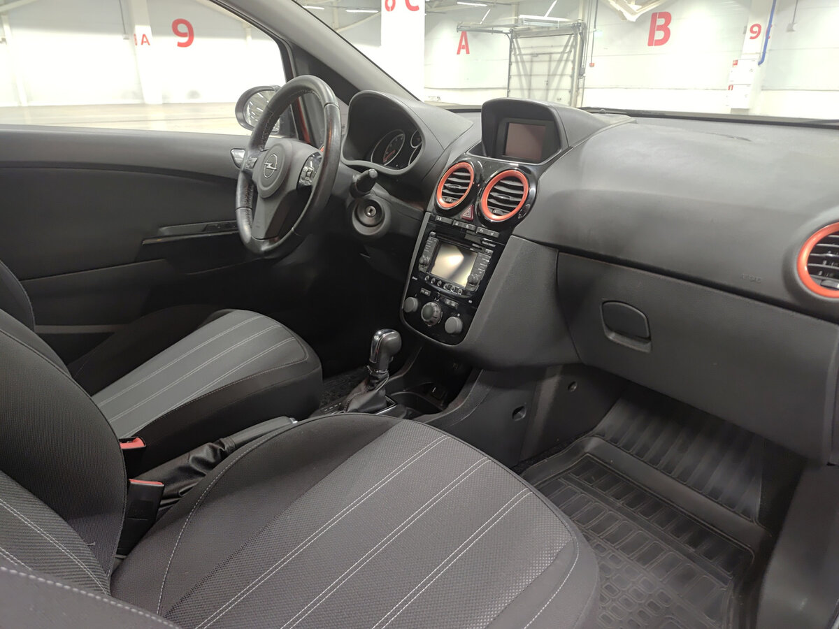 Opel Corsa с пробегом — 2012 год. Фото: #10