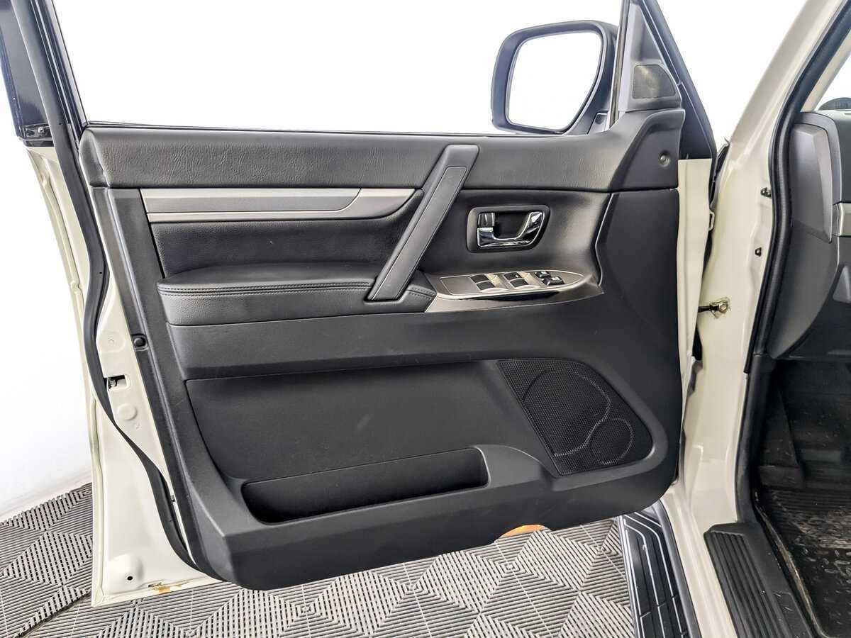 Mitsubishi Pajero с пробегом — 2019 год. Фото: #18