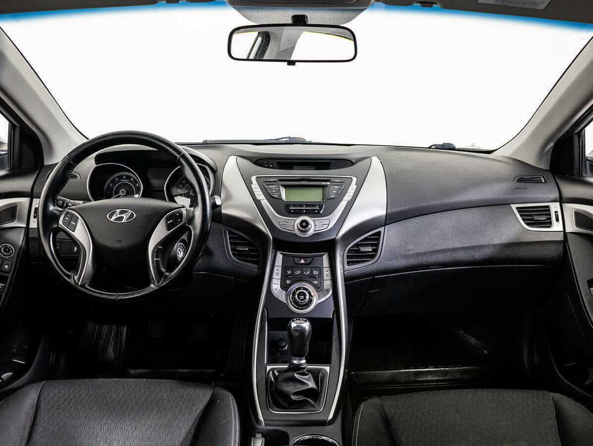 Hyundai Elantra с пробегом — 2013 год. Фото: #12