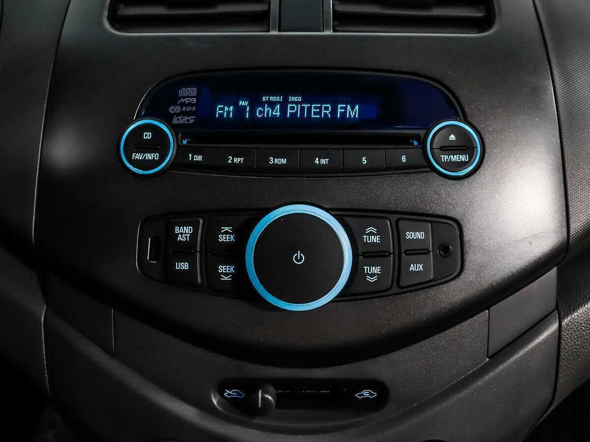Chevrolet Spark с пробегом — 2013 год. Фото: #12