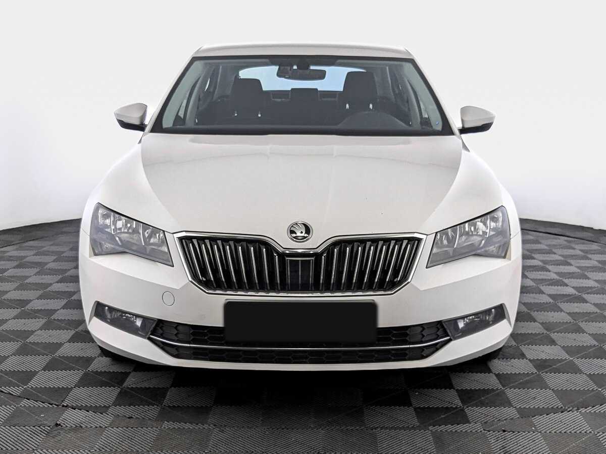 Skoda Superb с пробегом — 2017 год. Фото: #1