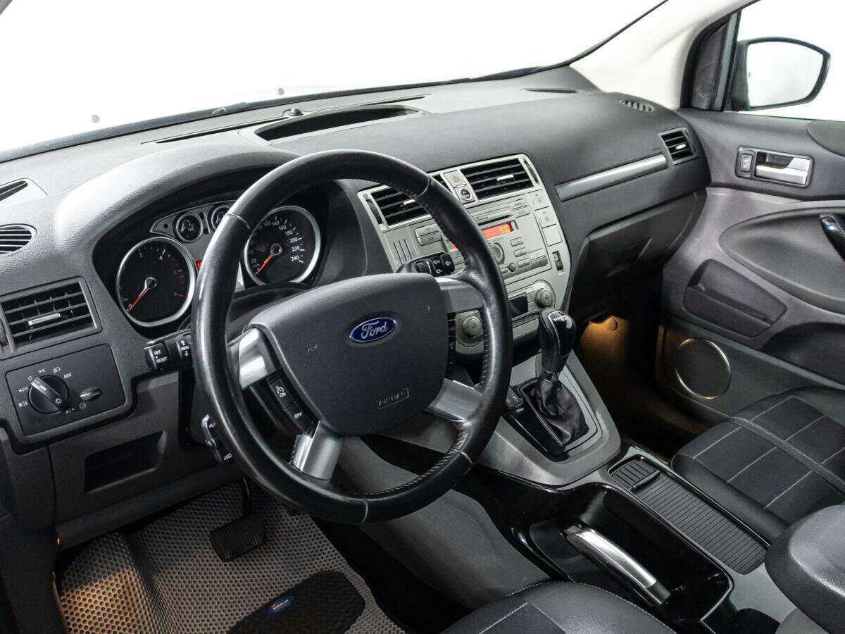 Ford Kuga с пробегом — 2012 год. Фото: #10