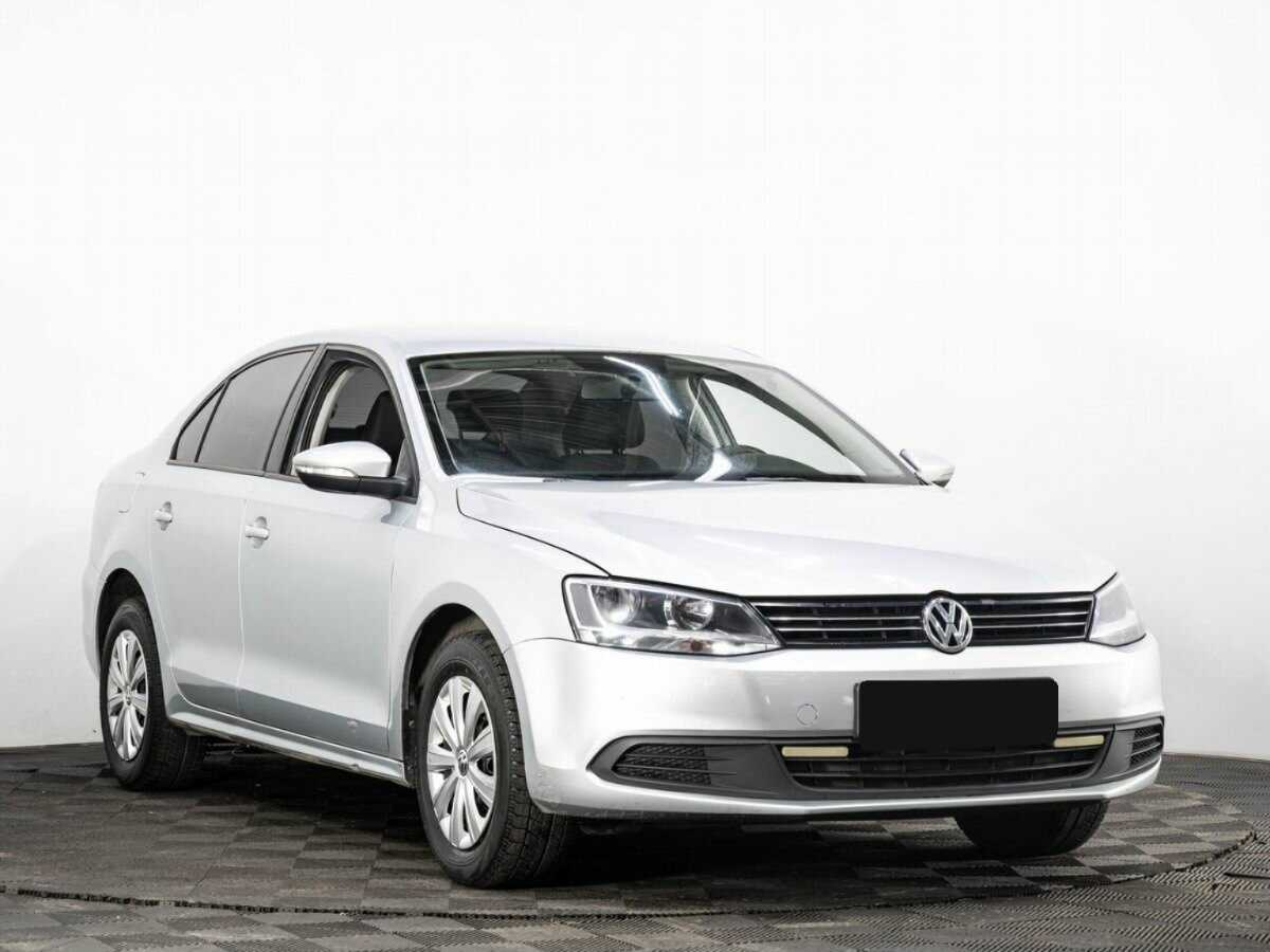 Volkswagen Jetta с пробегом — 2013 год. Фото: #2