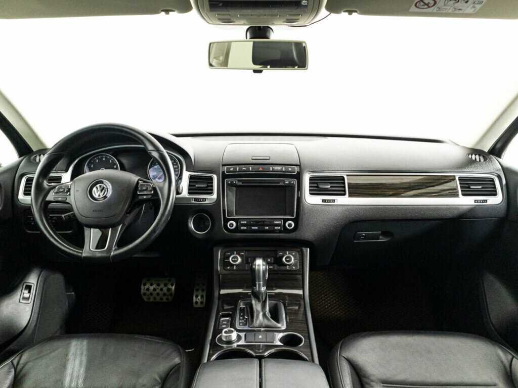 Volkswagen Touareg с пробегом — 2015 год. Фото: #12