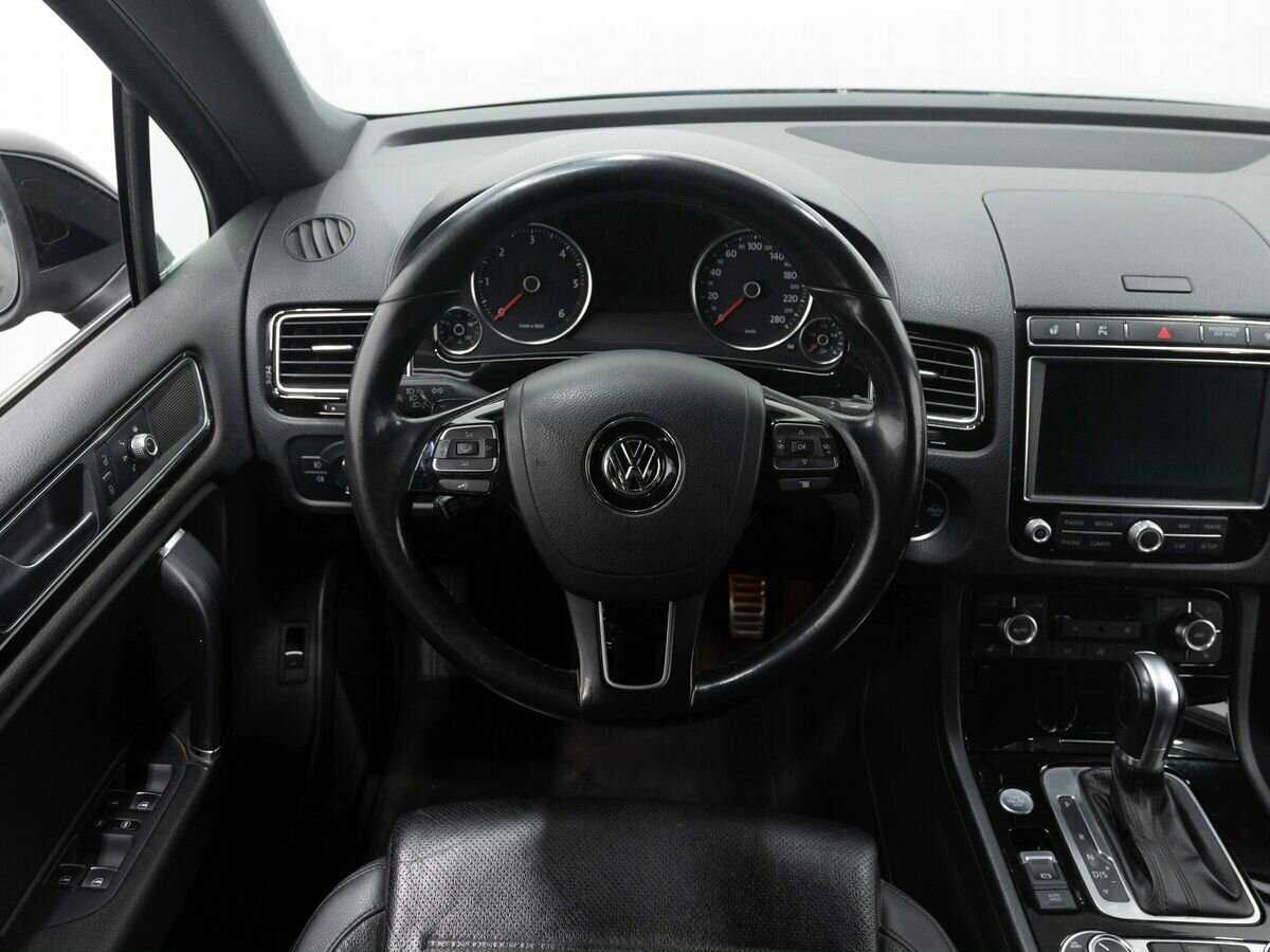 Volkswagen Touareg с пробегом — 2017 год. Фото: #14