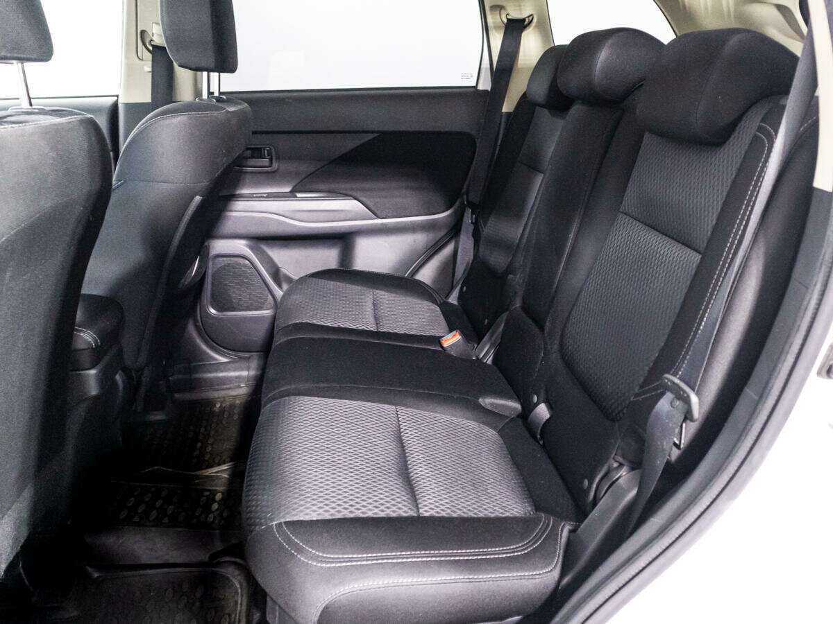 Mitsubishi Outlander с пробегом — 2019 год. Фото: #9