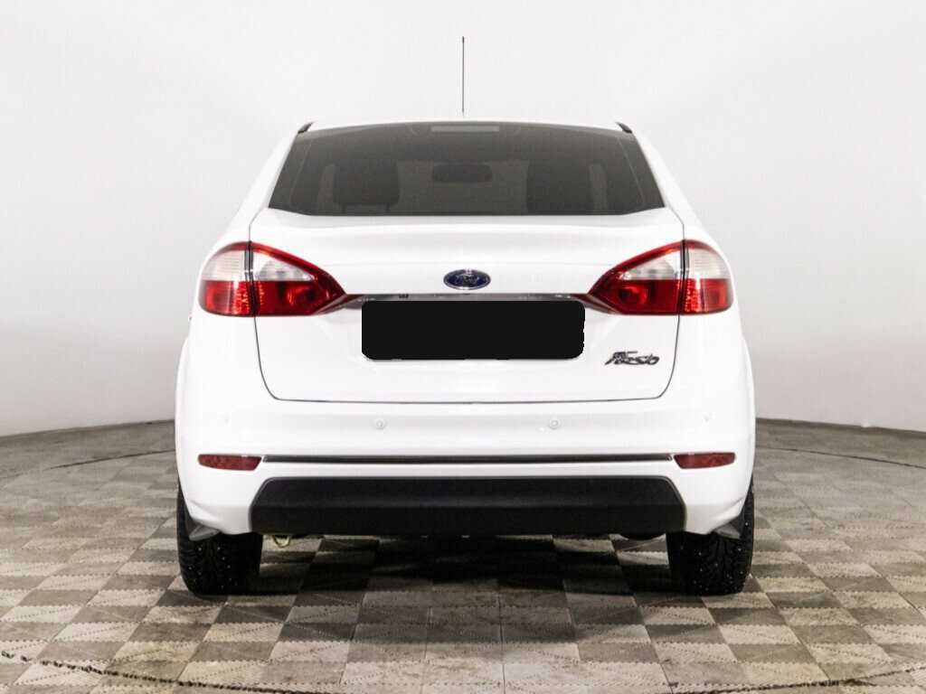 Ford Fiesta с пробегом — 2015 год. Фото: #5