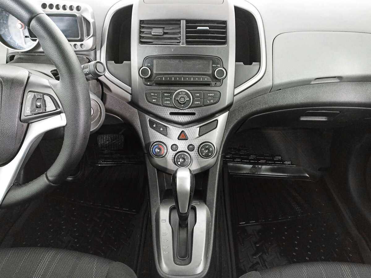 Chevrolet Aveo с пробегом — 2013 год. Фото: #12