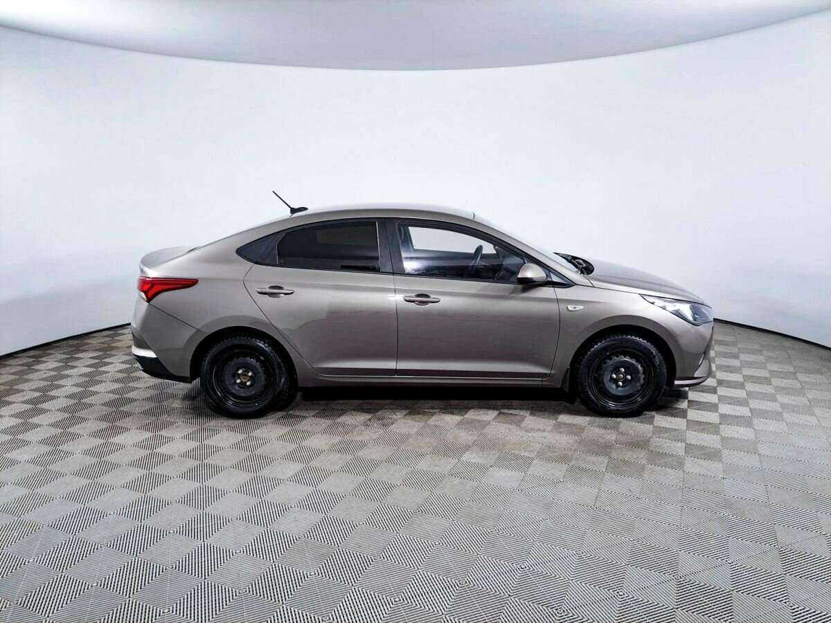 Hyundai Solaris с пробегом — 2020 год. Фото: #3