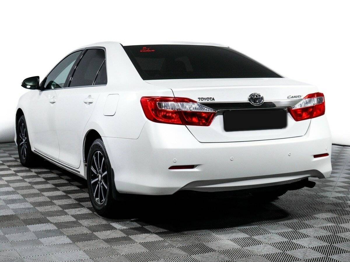Toyota Camry с пробегом — 2013 год. Фото: #6