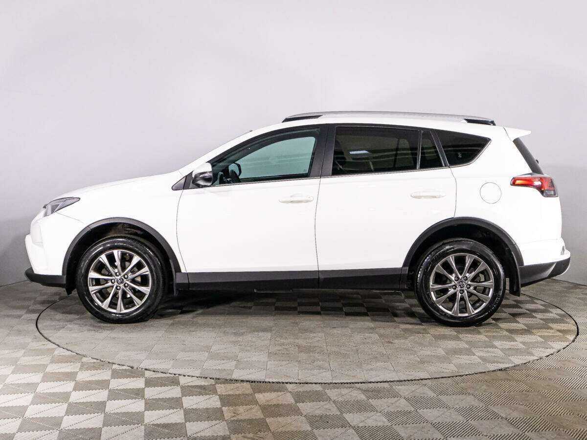 Toyota RAV4 с пробегом — 2018 год. Фото: #7