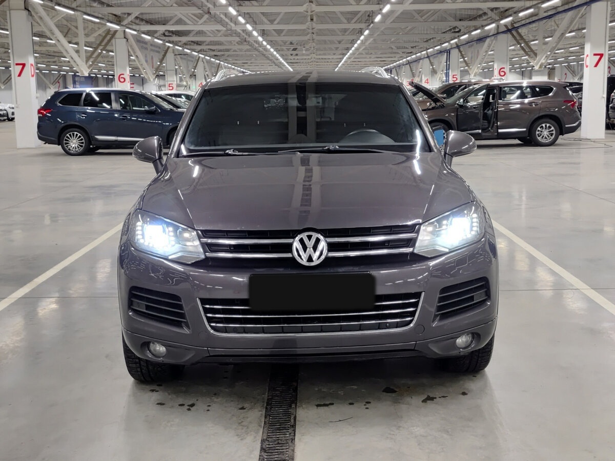 Volkswagen Touareg с пробегом — 2012 год. Фото: #1