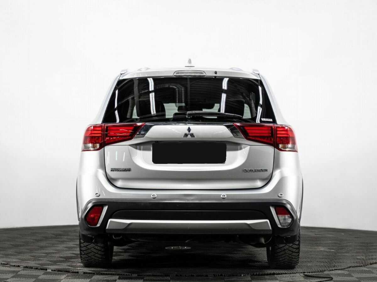 Mitsubishi Outlander с пробегом — 2018 год. Фото: #4