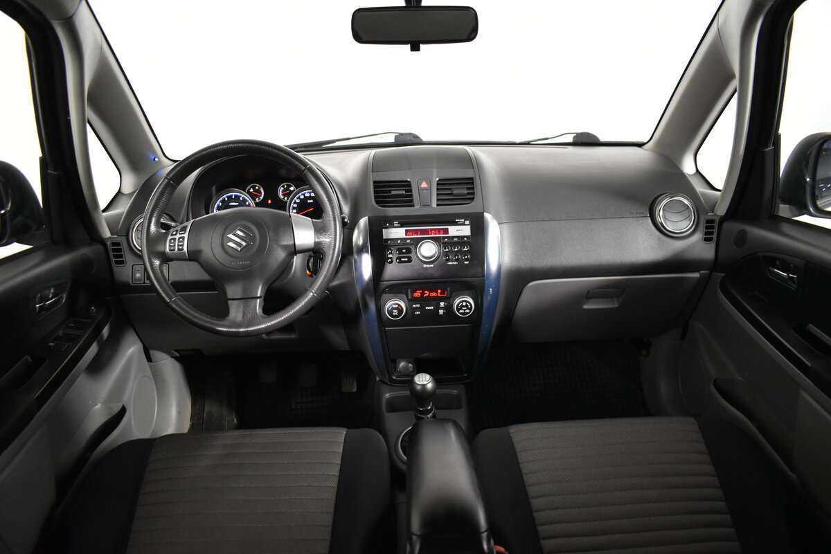 Suzuki SX4 с пробегом — 2013 год. Фото: #9