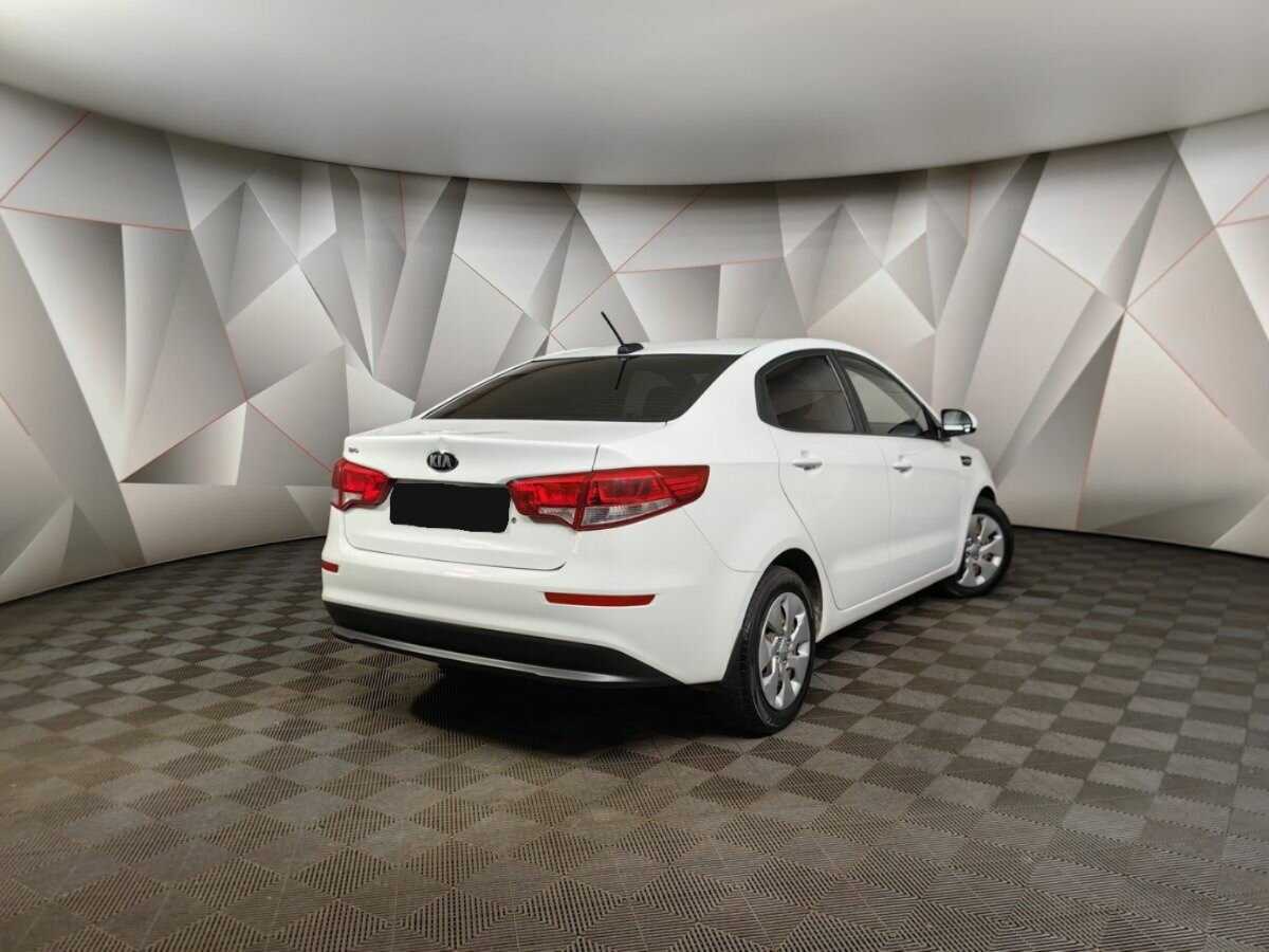 Kia Rio с пробегом — 2017 год. Фото: #1