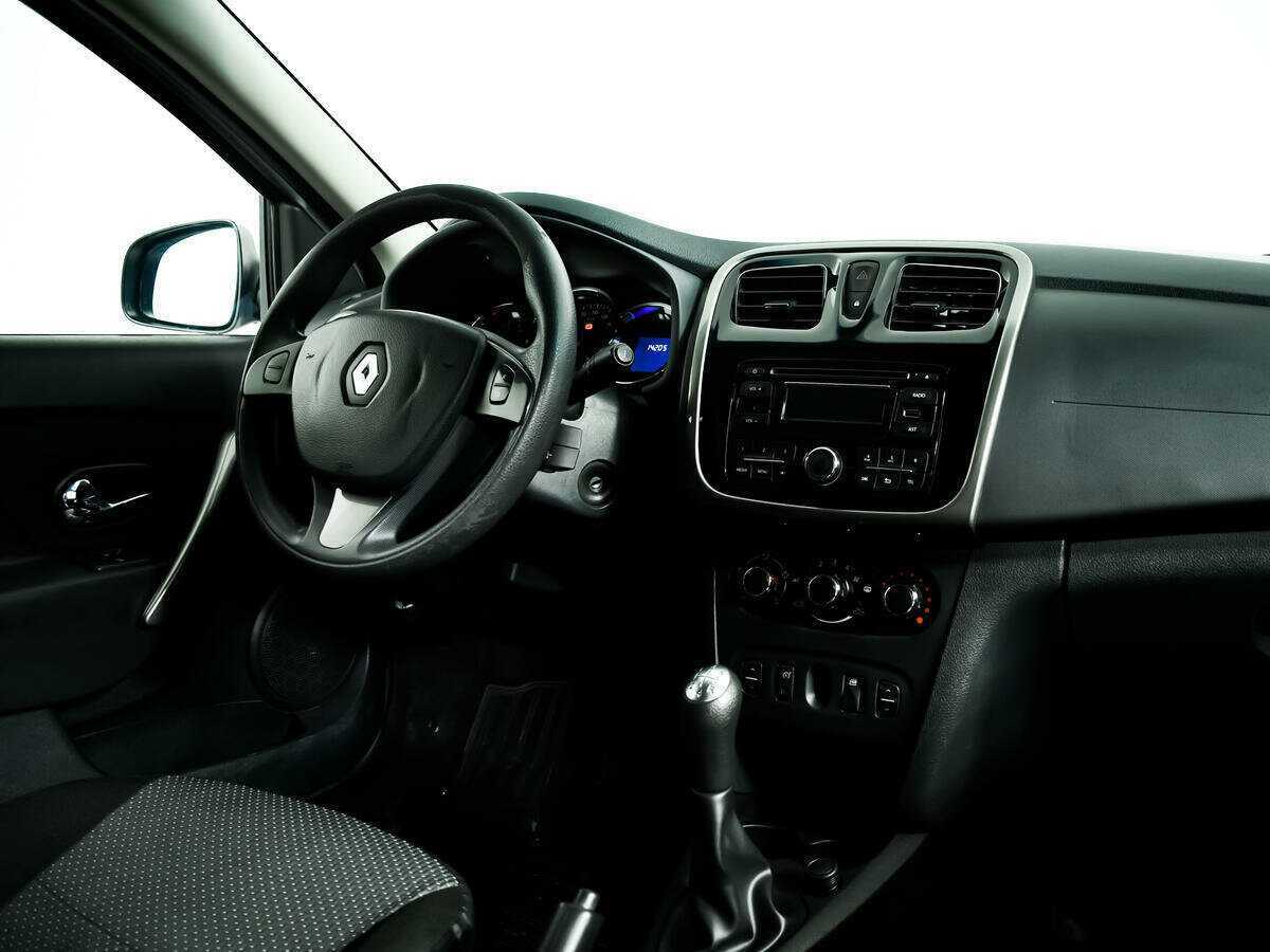 Renault Logan с пробегом — 2014 год. Фото: #8
