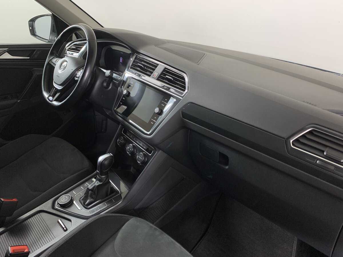 Volkswagen Tiguan с пробегом — 2018 год. Фото: #12