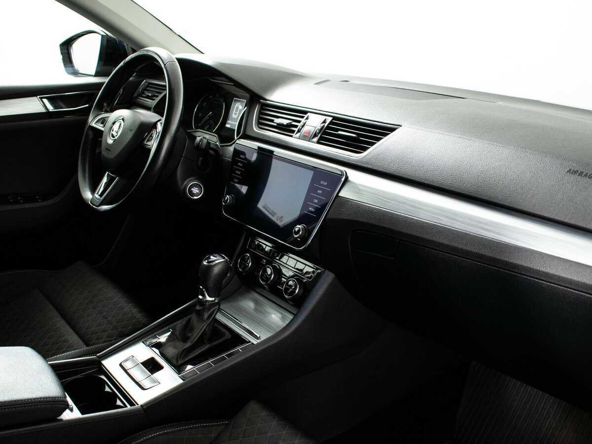 Skoda Superb с пробегом — 2020 год. Фото: #8