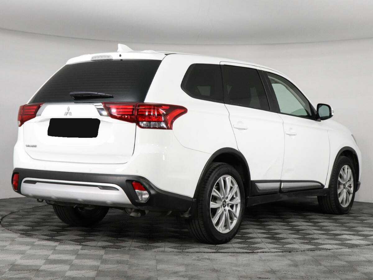 Mitsubishi Outlander с пробегом — 2020 год. Фото: #3