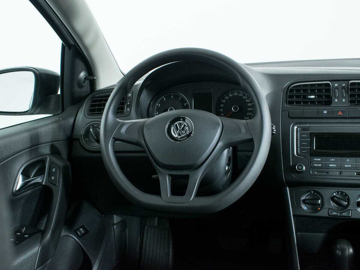Volkswagen Polo с пробегом — 2019 год. Фото: #13