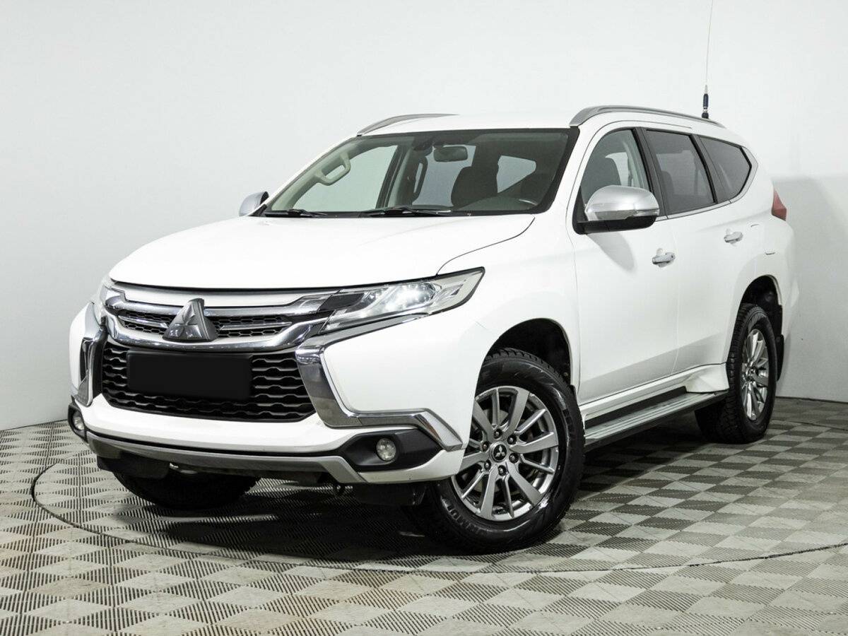 Mitsubishi Pajero Sport с пробегом — 2018 год. Фото: #0