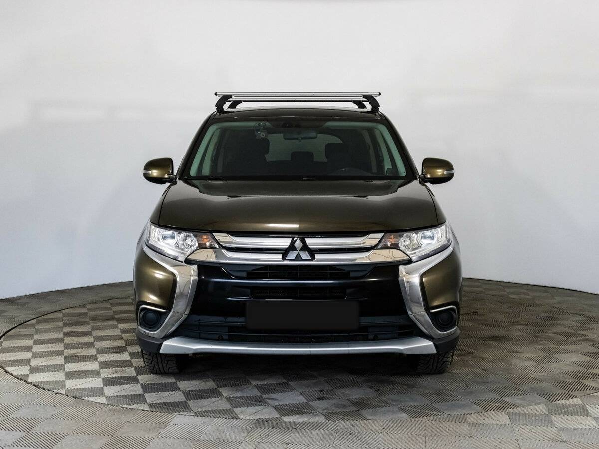 Mitsubishi Outlander с пробегом — 2018 год. Фото: #1