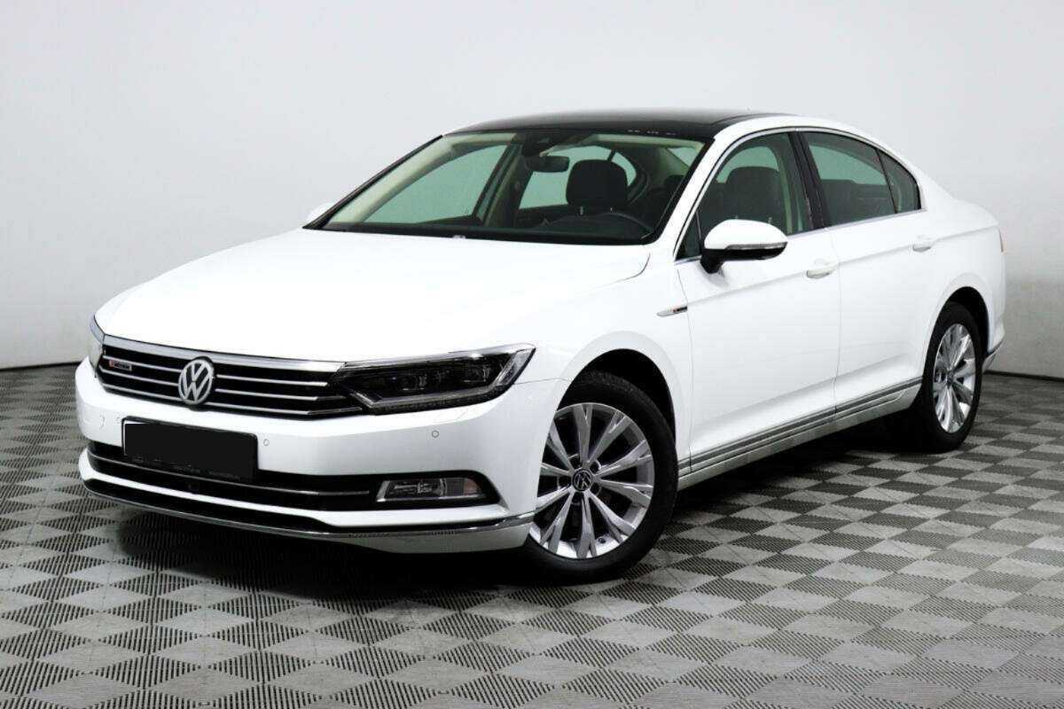 Volkswagen Passat с пробегом — 2018 год. Фото: #0