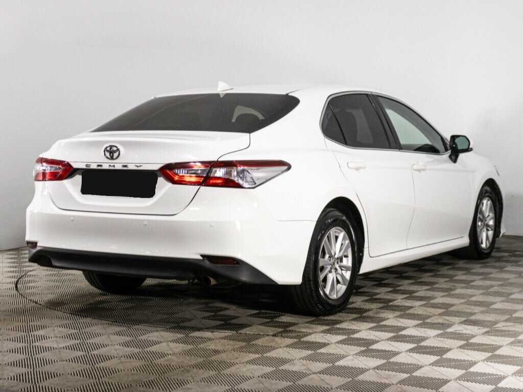 Toyota Camry с пробегом — 2018 год. Фото: #4