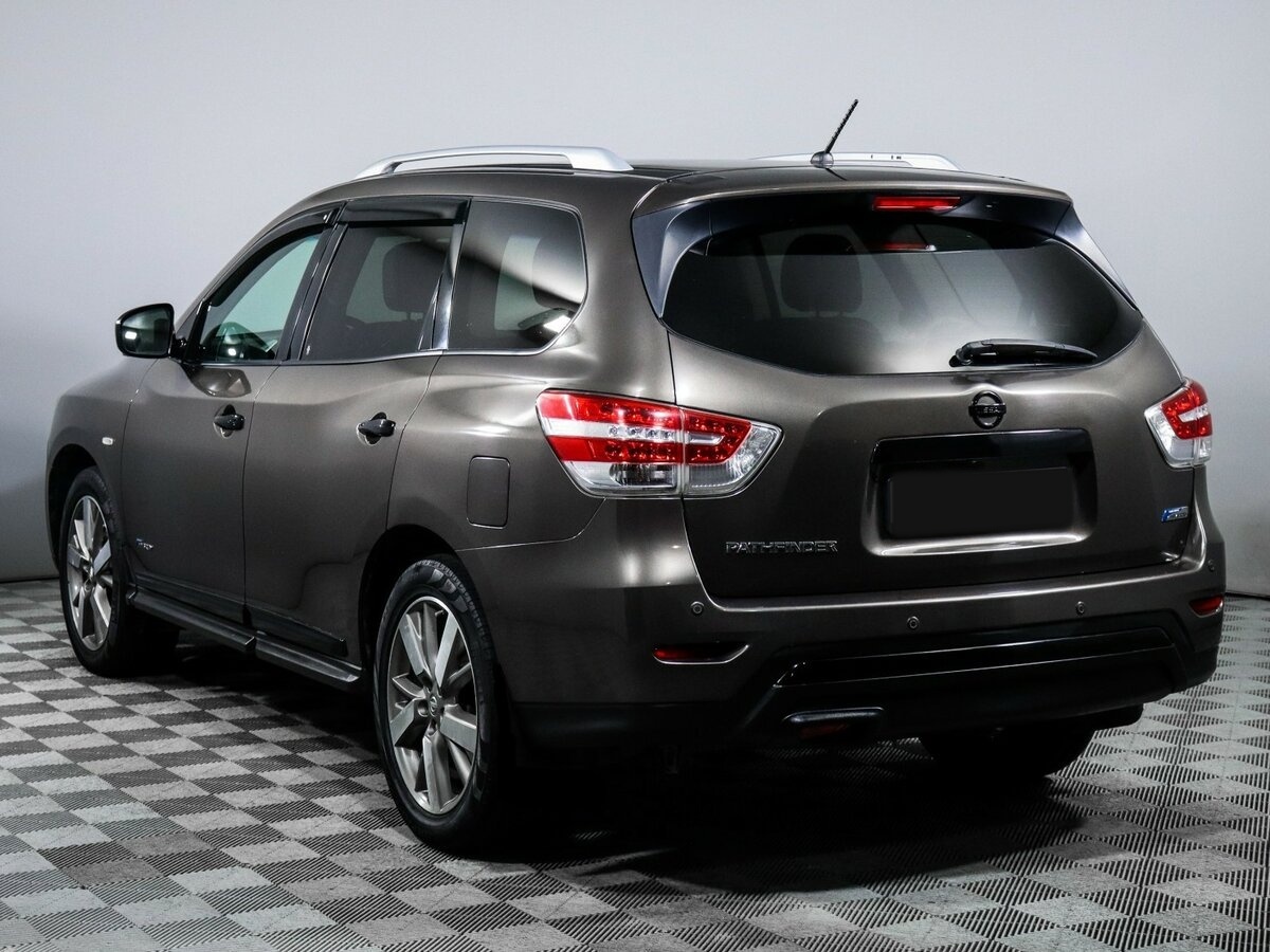 Nissan Pathfinder с пробегом — 2015 год. Фото: #5