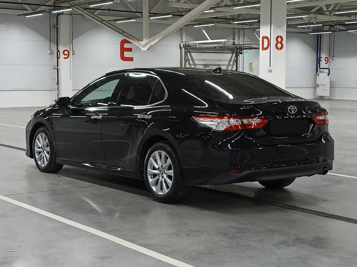 Toyota Camry с пробегом — 2019 год. Фото: #6