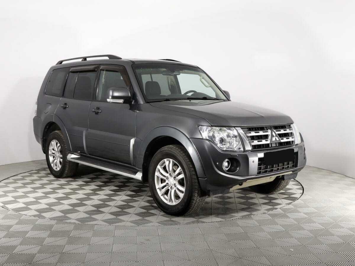 Mitsubishi Pajero с пробегом — 2012 год. Фото: #2