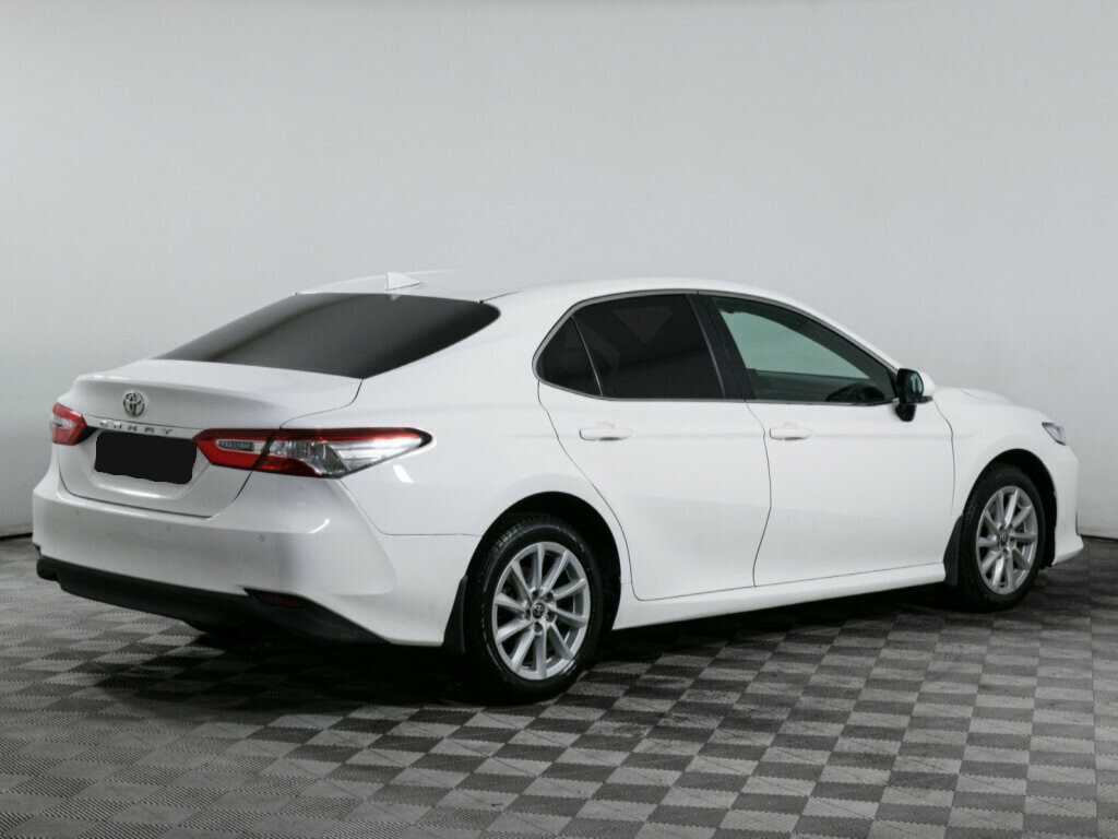 Toyota Camry с пробегом — 2021 год. Фото: #3