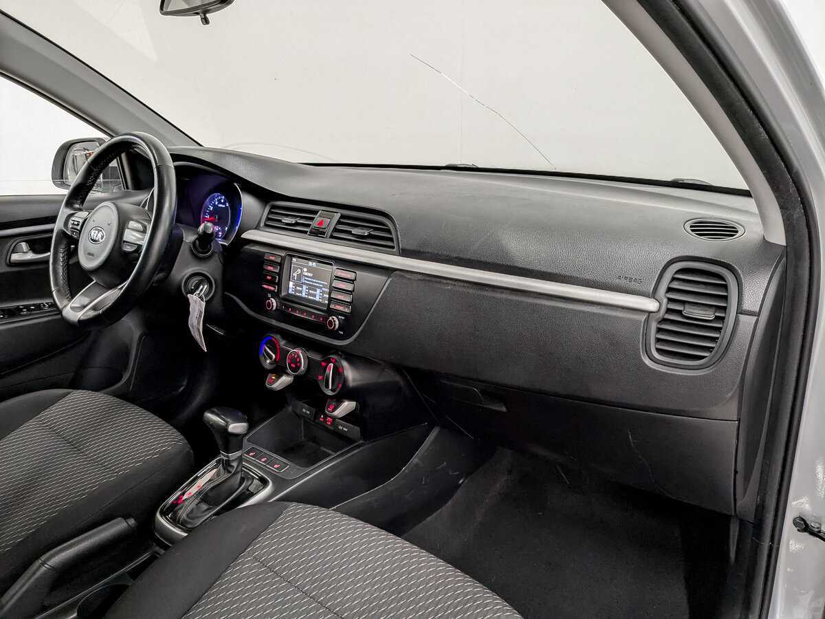 Kia Rio с пробегом — 2020 год. Фото: #10
