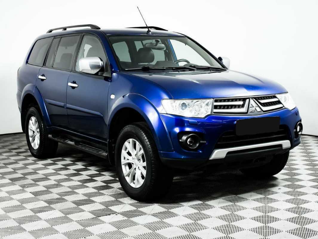 Mitsubishi Pajero Sport с пробегом — 2014 год. Фото: #2