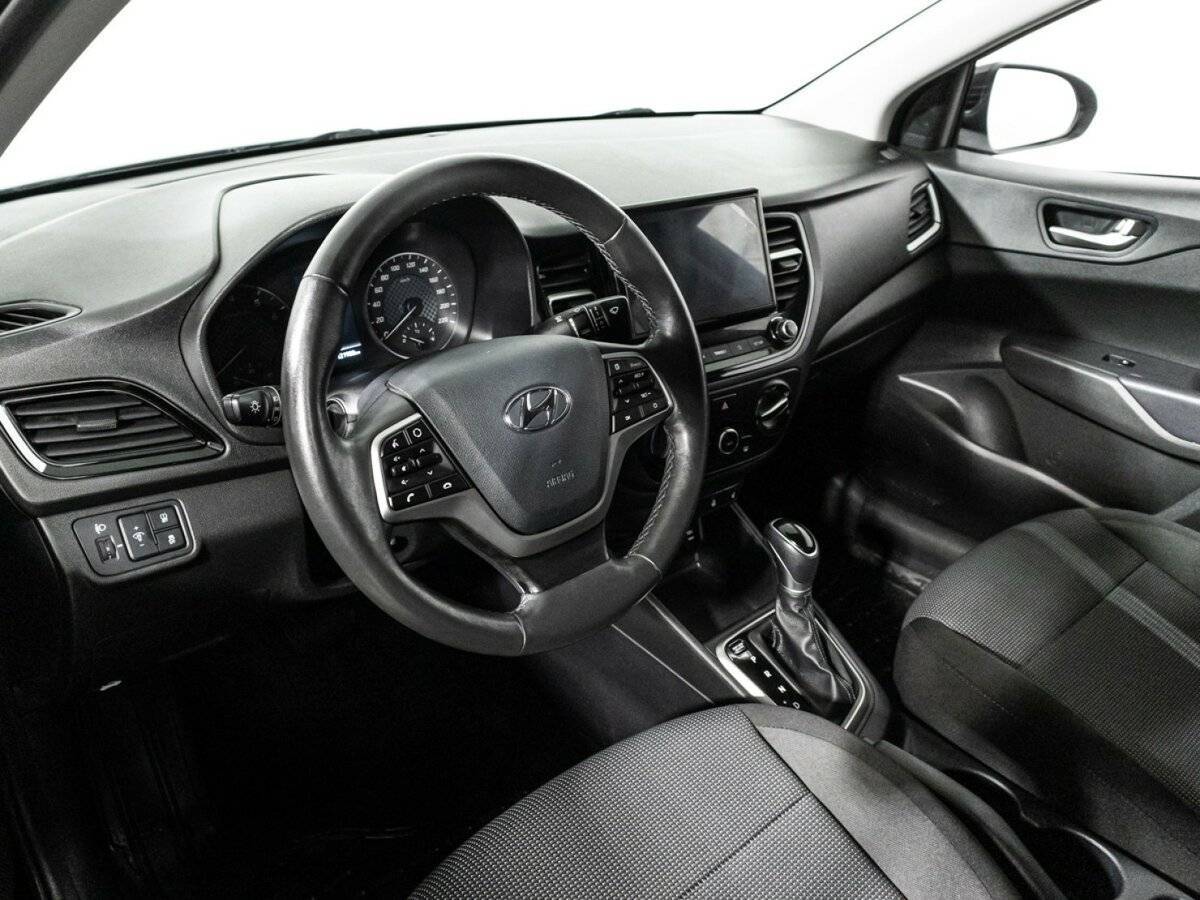 Hyundai Solaris с пробегом — 2021 год. Фото: #10