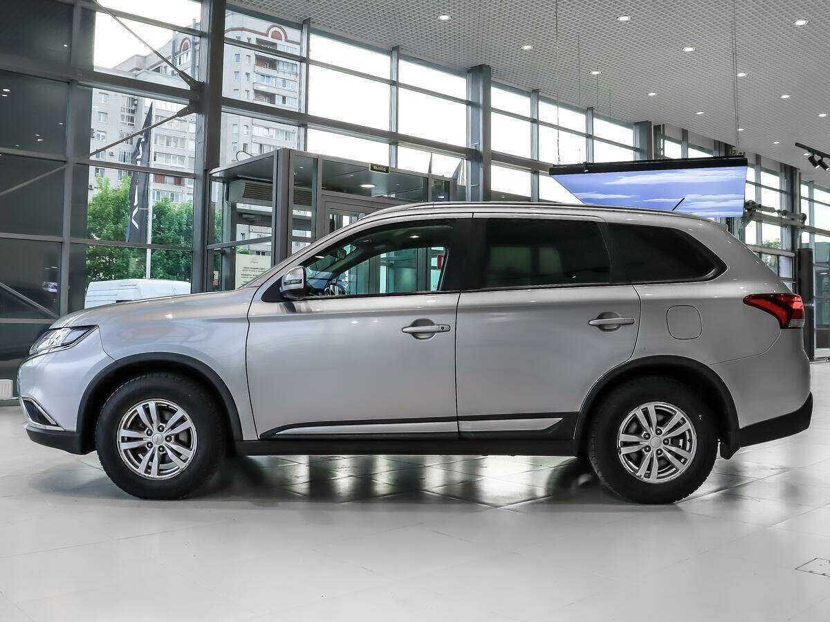 Mitsubishi Outlander с пробегом — 2016 год. Фото: #7