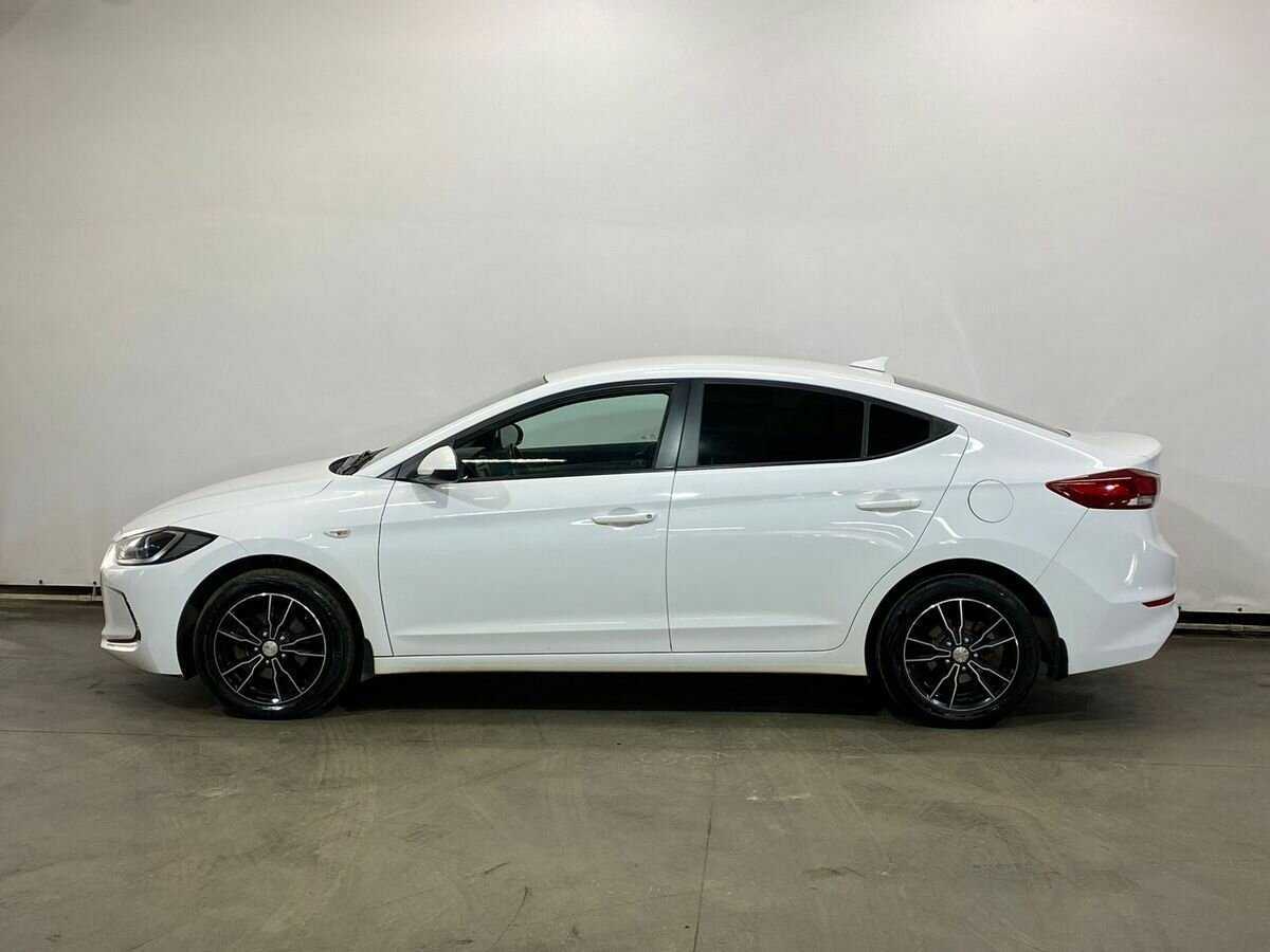 Hyundai Elantra с пробегом — 2017 год. Фото: #7