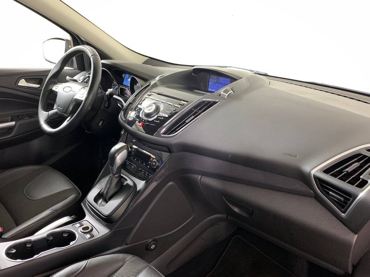 Ford Kuga с пробегом — 2014 год. Фото: #12