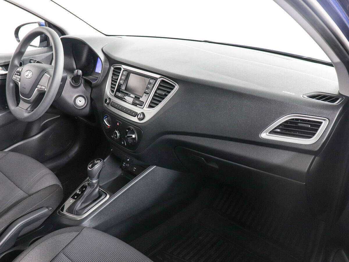 Hyundai Solaris с пробегом — 2022 год. Фото: #9