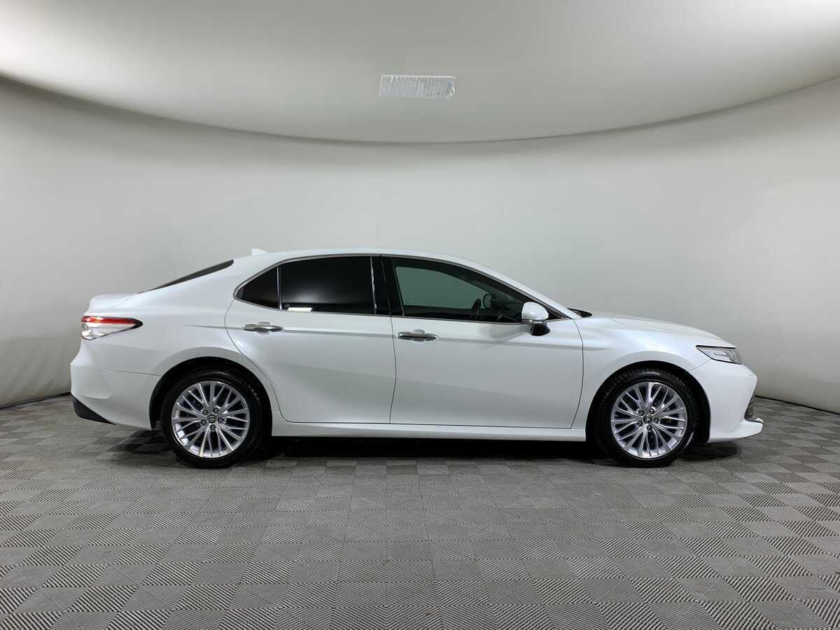 Toyota Camry с пробегом — 2020 год. Фото: #3