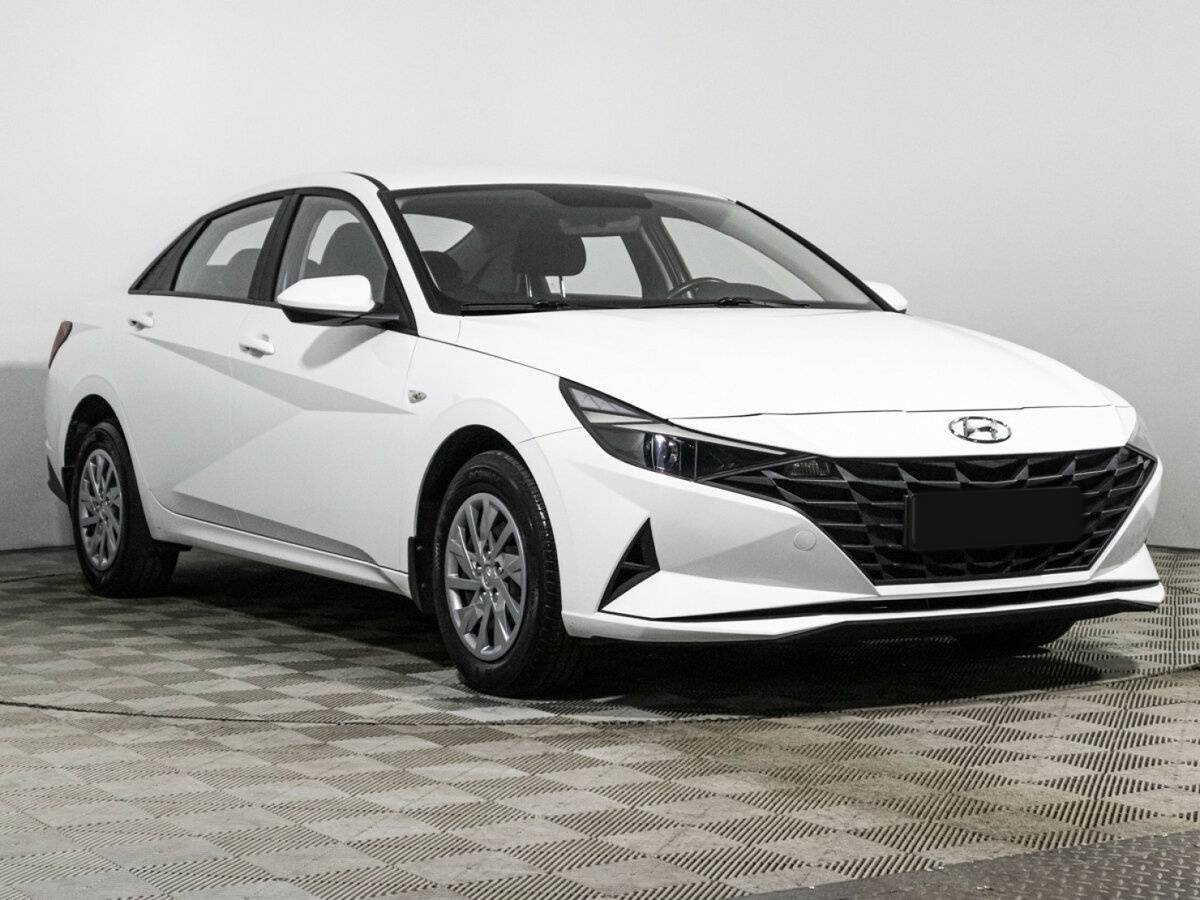 Hyundai Elantra с пробегом — 2021 год. Фото: #2