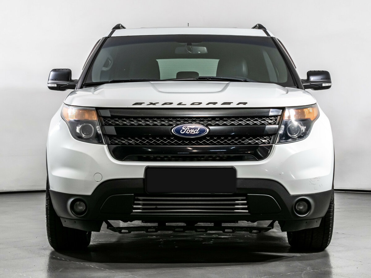 Ford Explorer с пробегом — 2013 год. Фото: #1