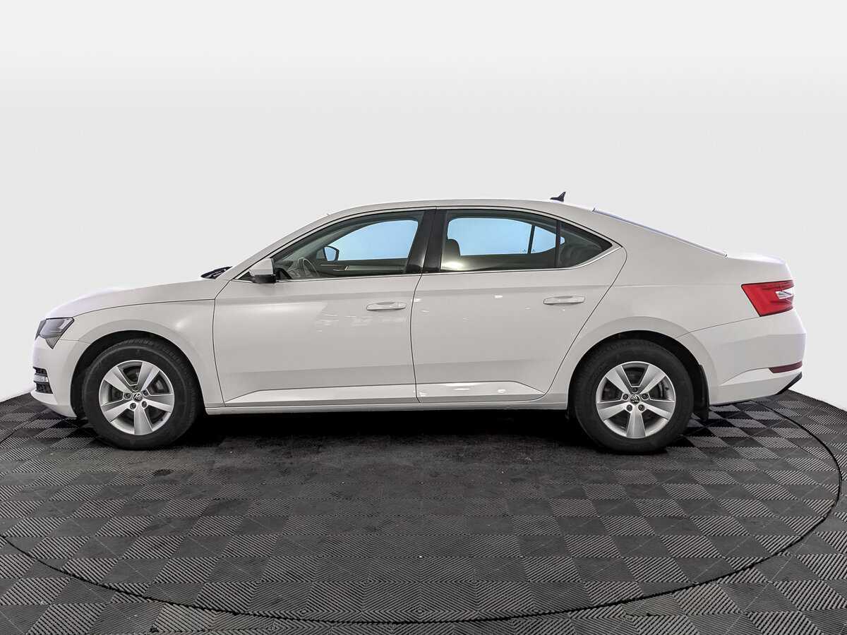 Skoda Superb с пробегом — 2021 год. Фото: #7