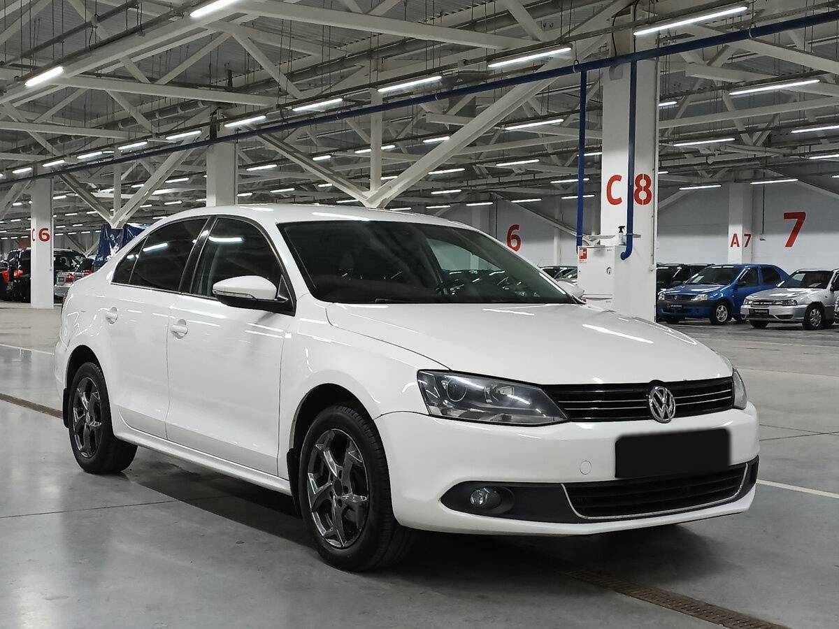 Volkswagen Jetta с пробегом — 2014 год. Фото: #2