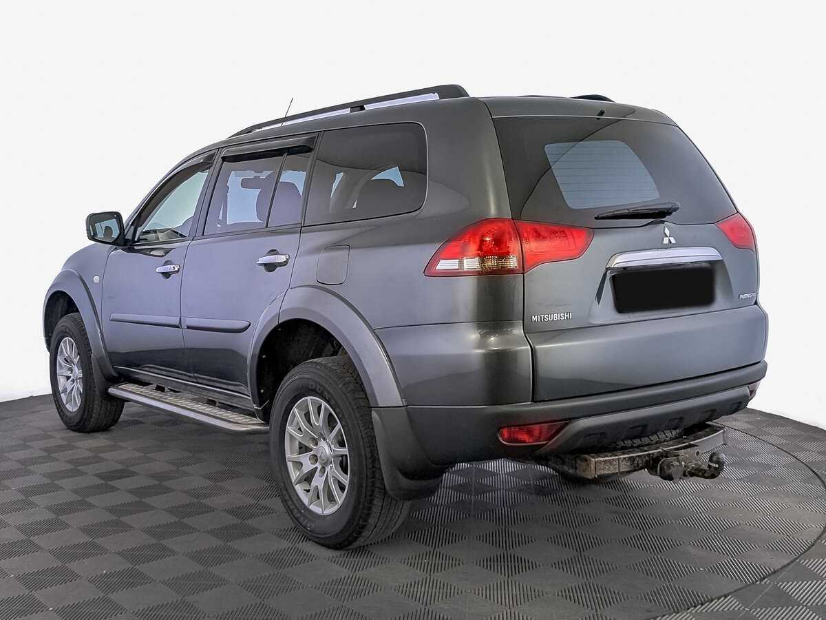 Mitsubishi Pajero Sport с пробегом — 2013 год. Фото: #6
