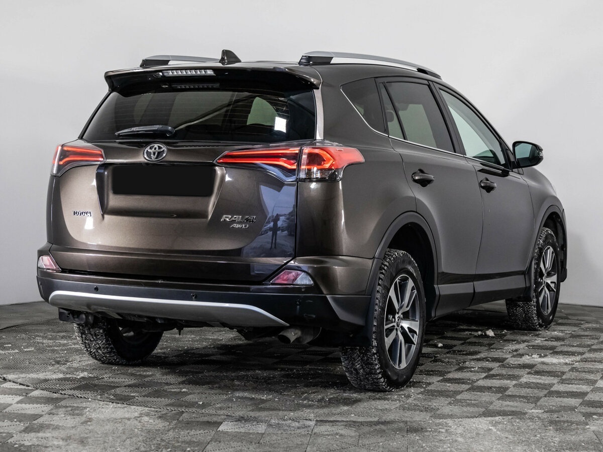 Toyota RAV4 с пробегом — 2018 год. Фото: #3