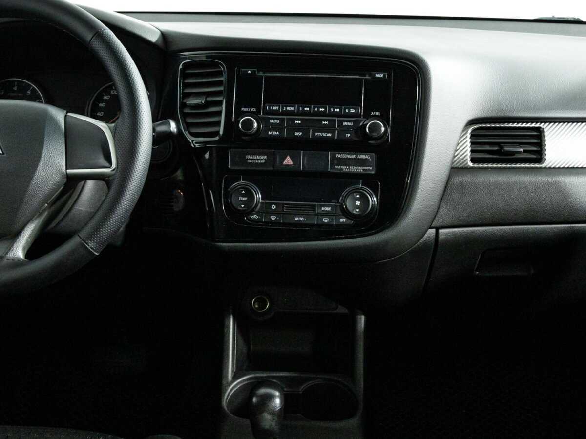 Mitsubishi Outlander с пробегом — 2013 год. Фото: #13