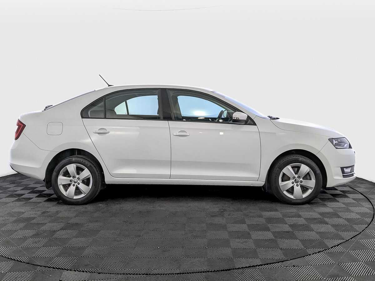 Skoda Rapid с пробегом — 2018 год. Фото: #3