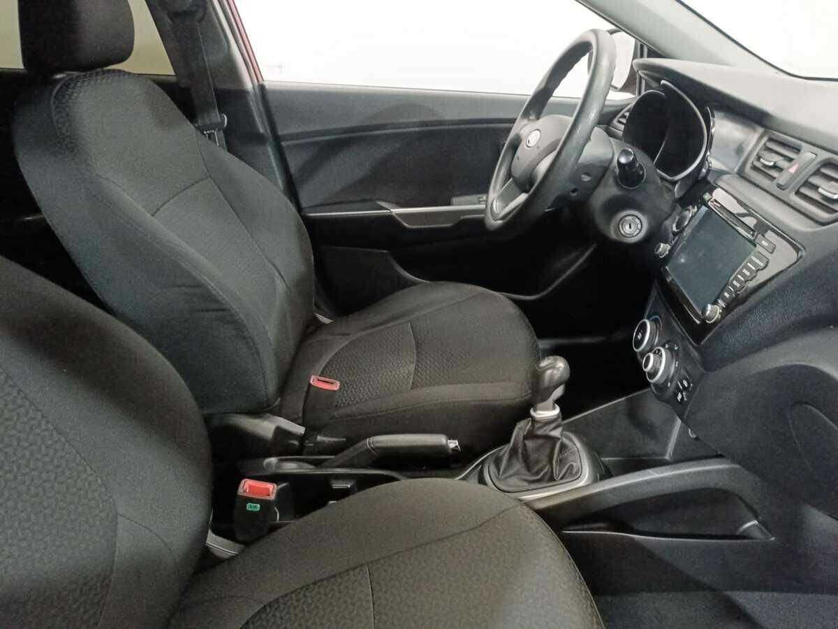 Kia Rio с пробегом — 2012 год. Фото: #9