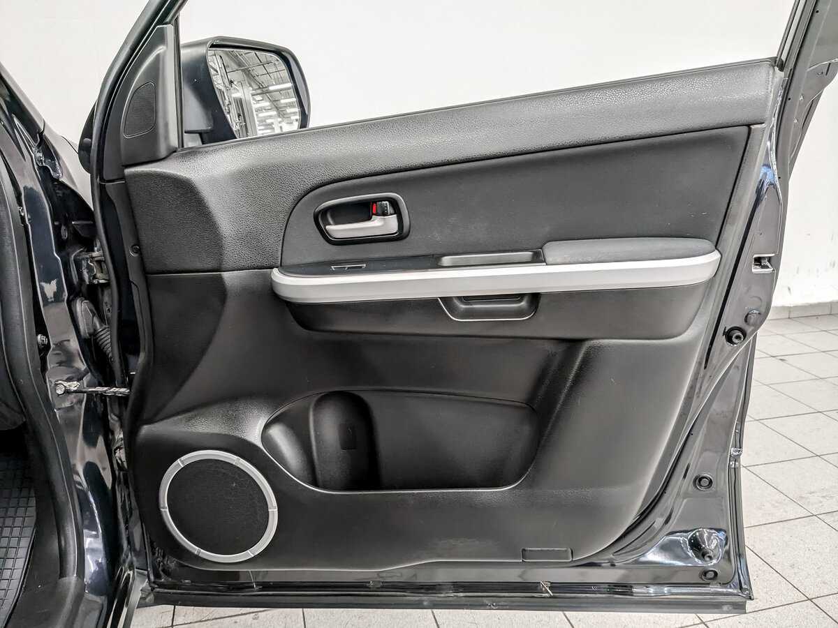 Suzuki Grand Vitara с пробегом — 2012 год. Фото: #23